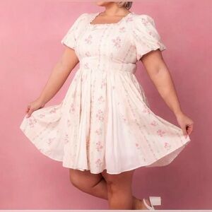 Flowers for all in vintage floral by Ivy City Co. NWT - 2X - bump friendly